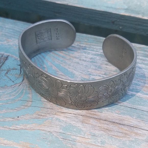 Vintage Cuff - Picture 1 of 5